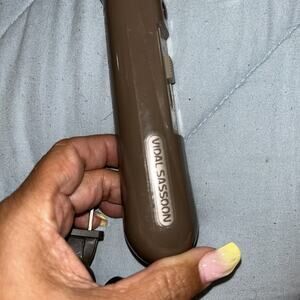 Vidal Sassoon Curling Iron Model VS-120 3/8 Inch with 2 Heat Settings